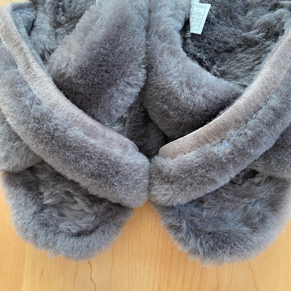 Ugg Australia Abela Slipper - Picture 2 of 10